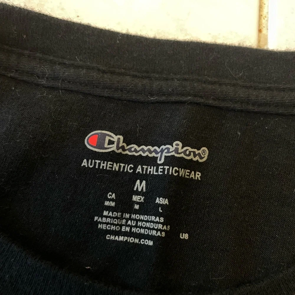 Champion Black T-Shirt‎ - Picture 2 of 4